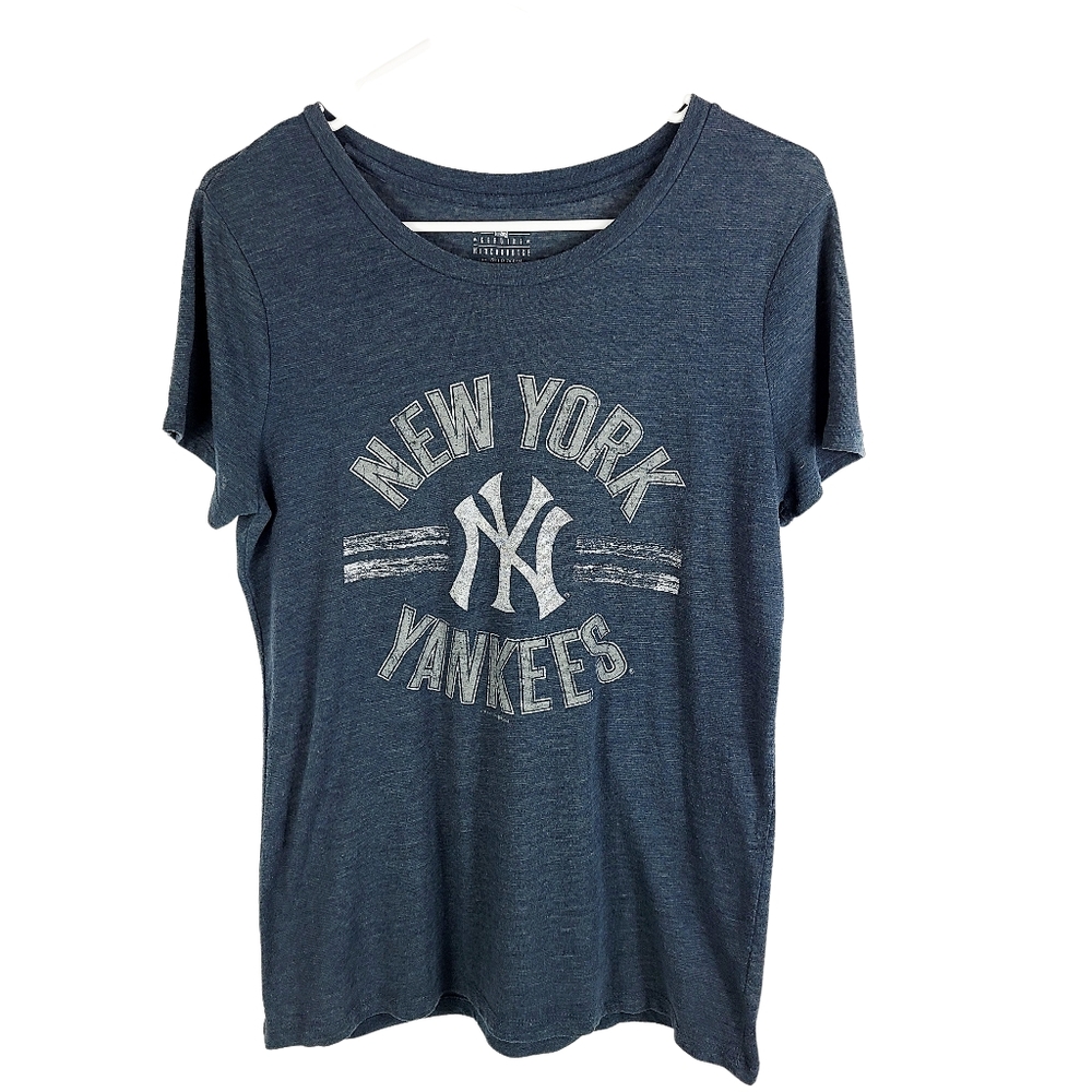 WOMENS NEW YORK YANKEES T-SHIRT SIZE MEDIUM
